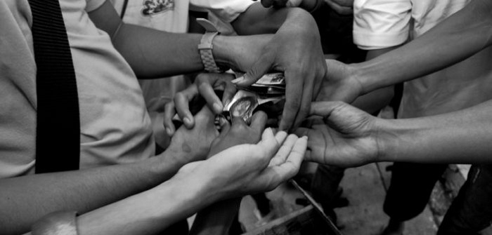 Philippines president orders free contraceptives for 6 million women